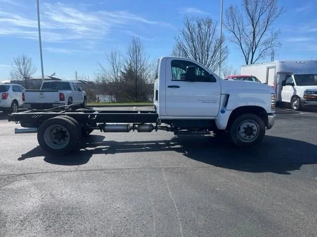 New 2024 Summit White Chevrolet Work Truck image 9