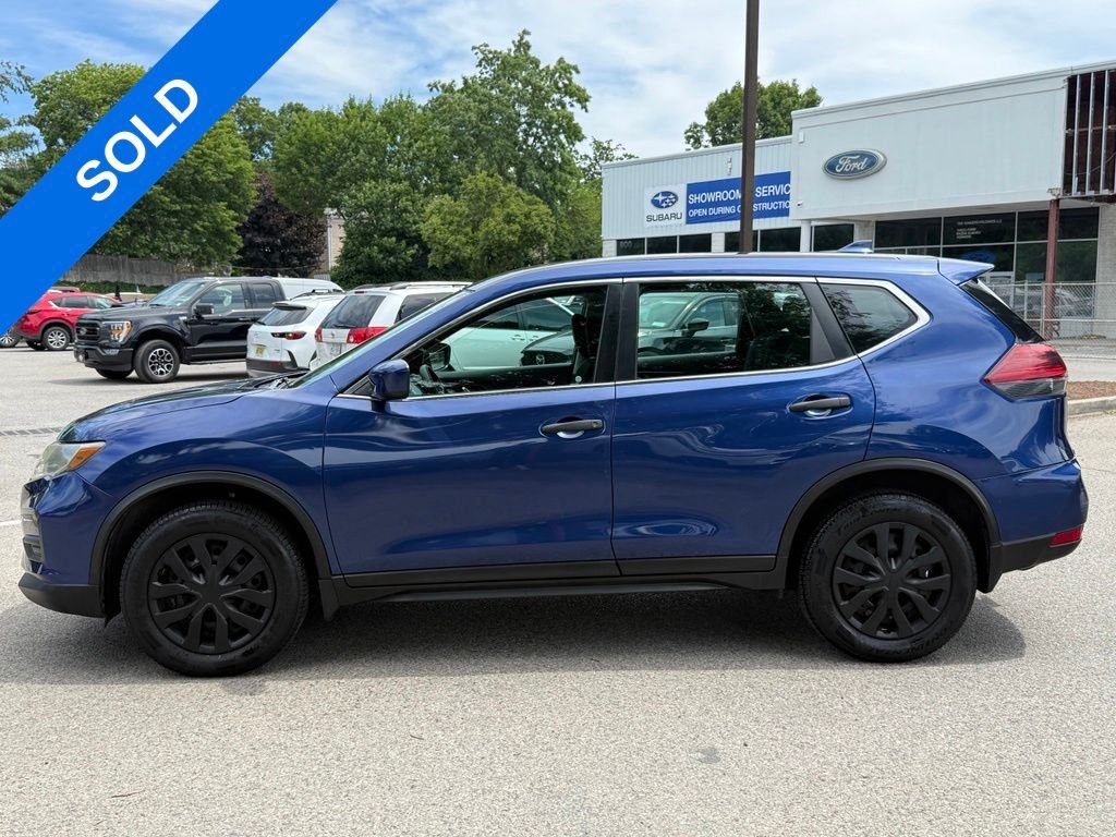 Used 2018 Caspian Blue Nissan S image 5