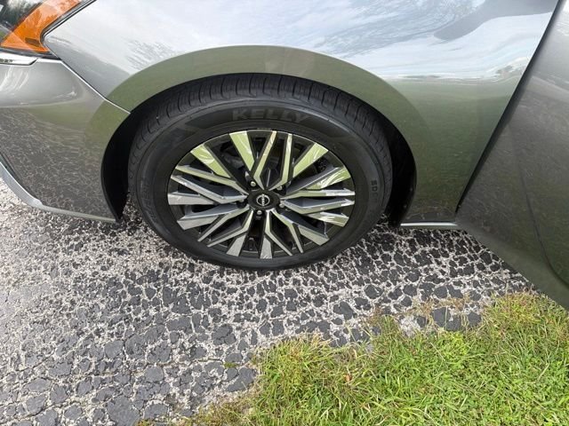 Used 2024 Gray Nissan 2.5 SV image 28