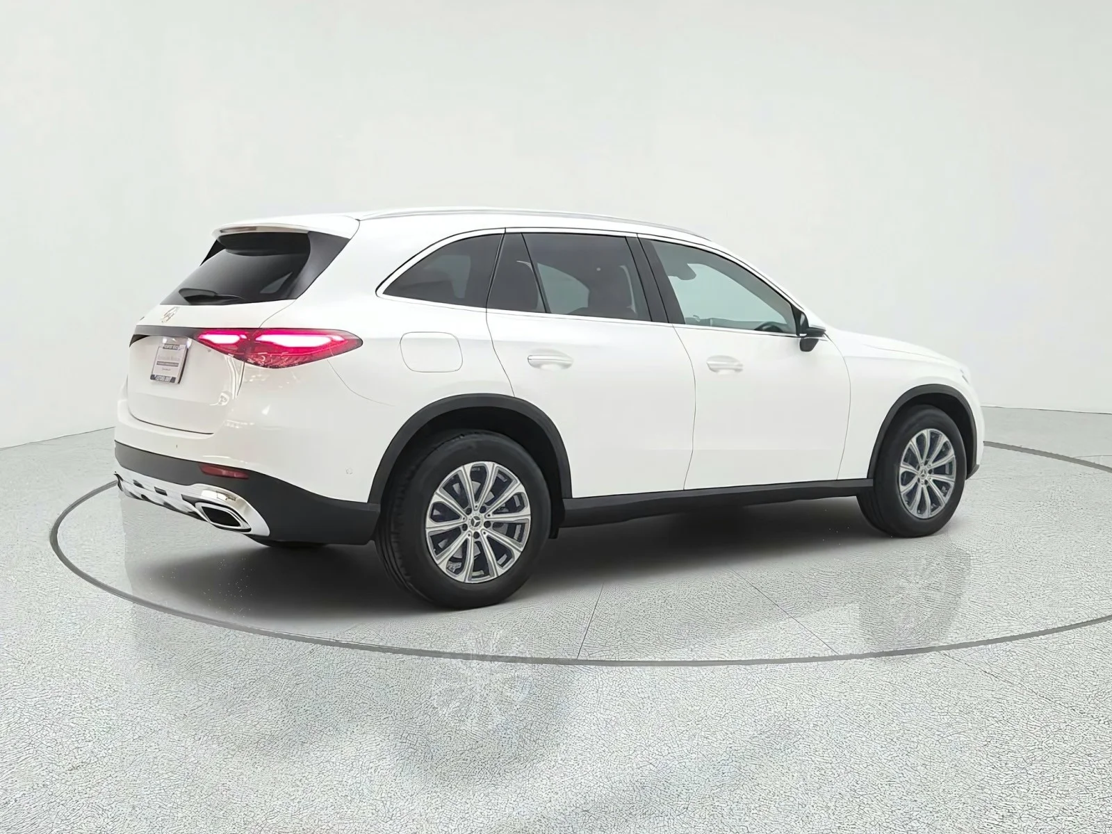Certified Used 2025 Polar White Mercedes-Benz GLC 300 SUV image 5