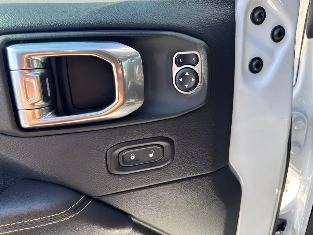 Used 2026 White Jeep Sahara image 23