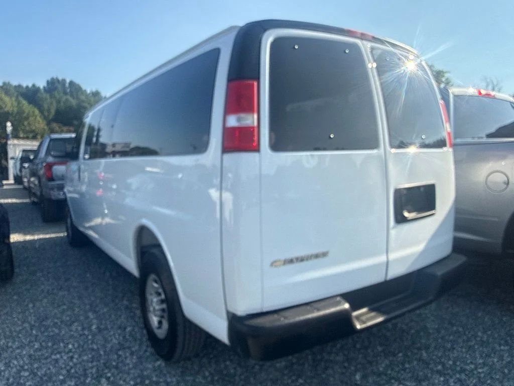 Used 2025 White Chevrolet LS image 5