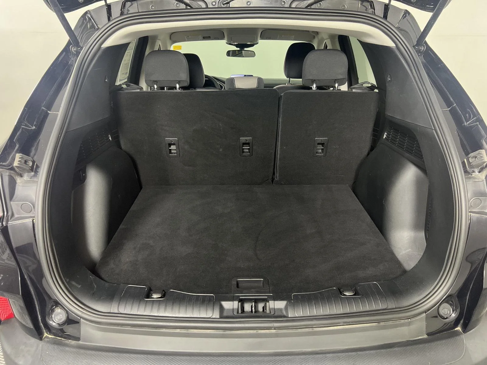 Used 2022 Agate Black Ford SE image 21