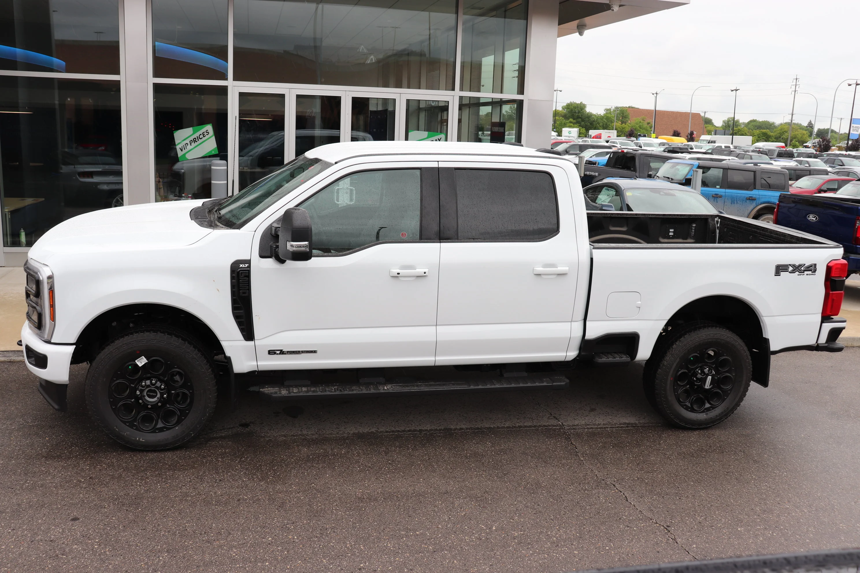 New 2026 OXFORD WHITE Ford XLT image 3
