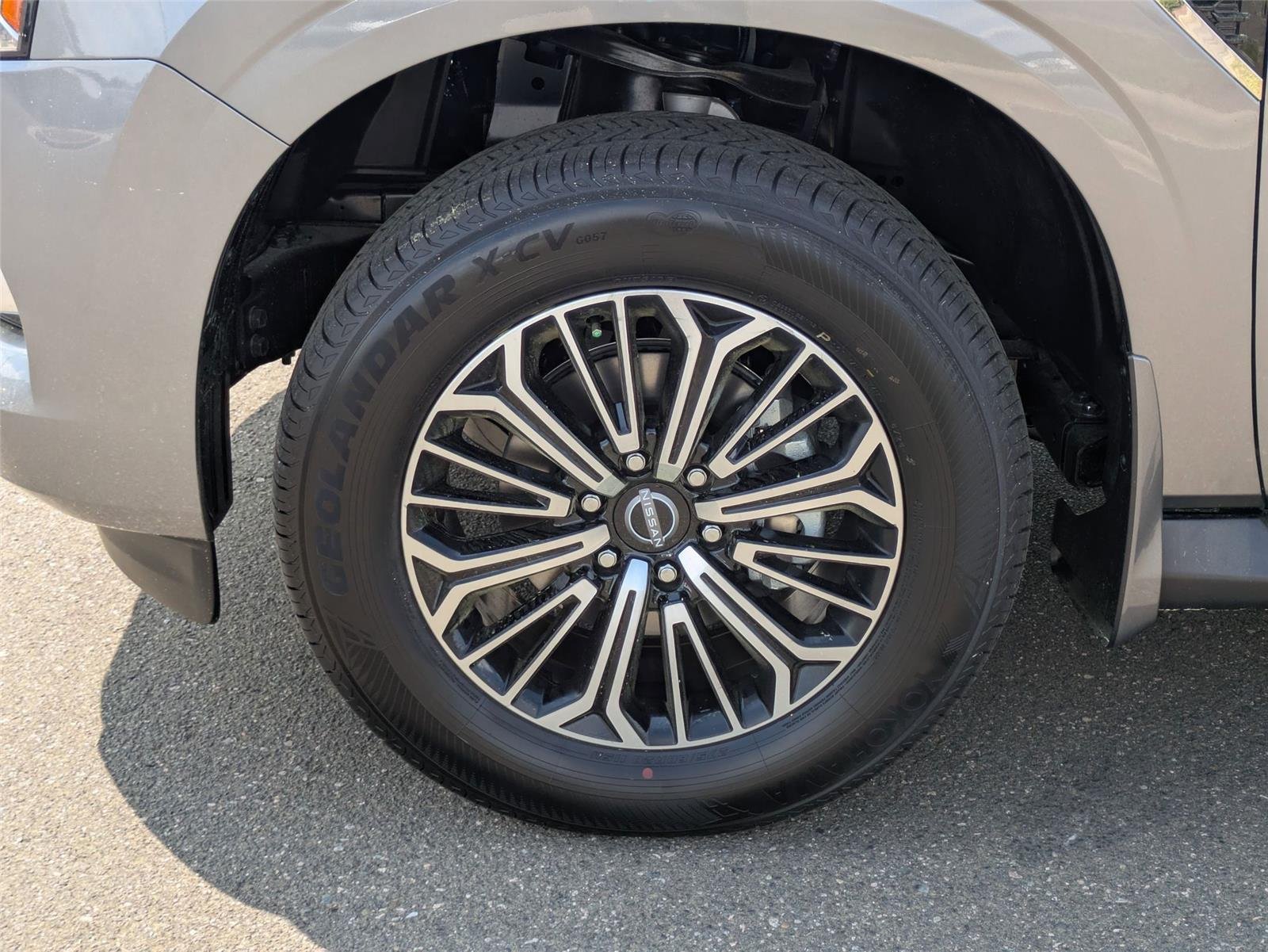 2025 Nissan Armada SL - Photo 10