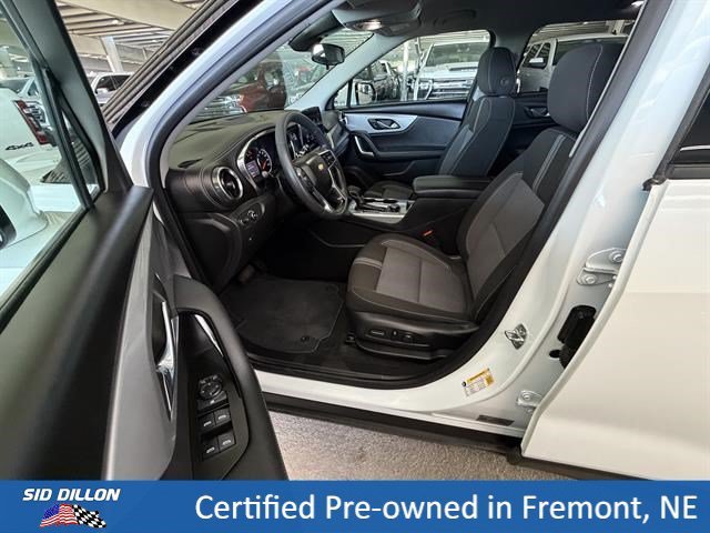 Used 2025 Summit White Chevrolet LT image 6
