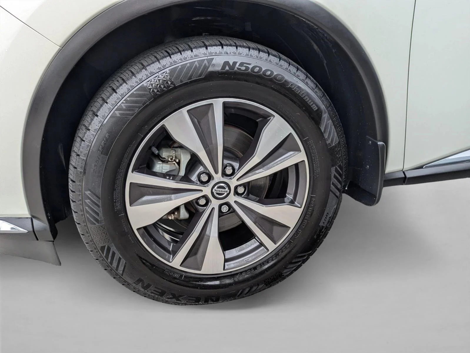 Used 2020 Pearl White Tricoat Nissan S image 22