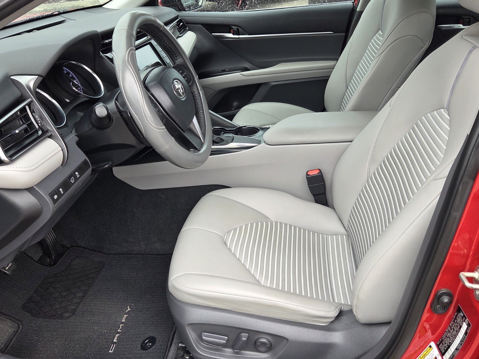 Used 2020 Red Toyota SE image 3