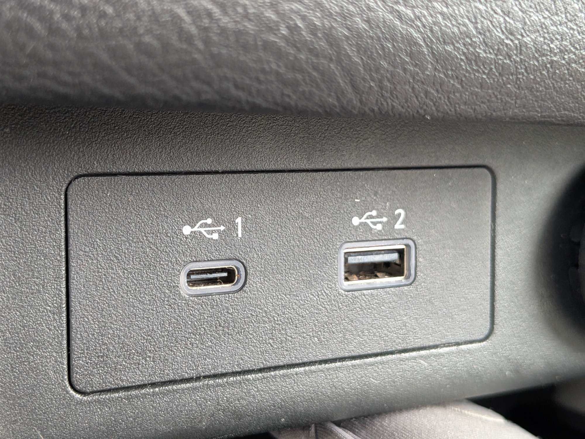 Used 2023 White Nissan SL image 23