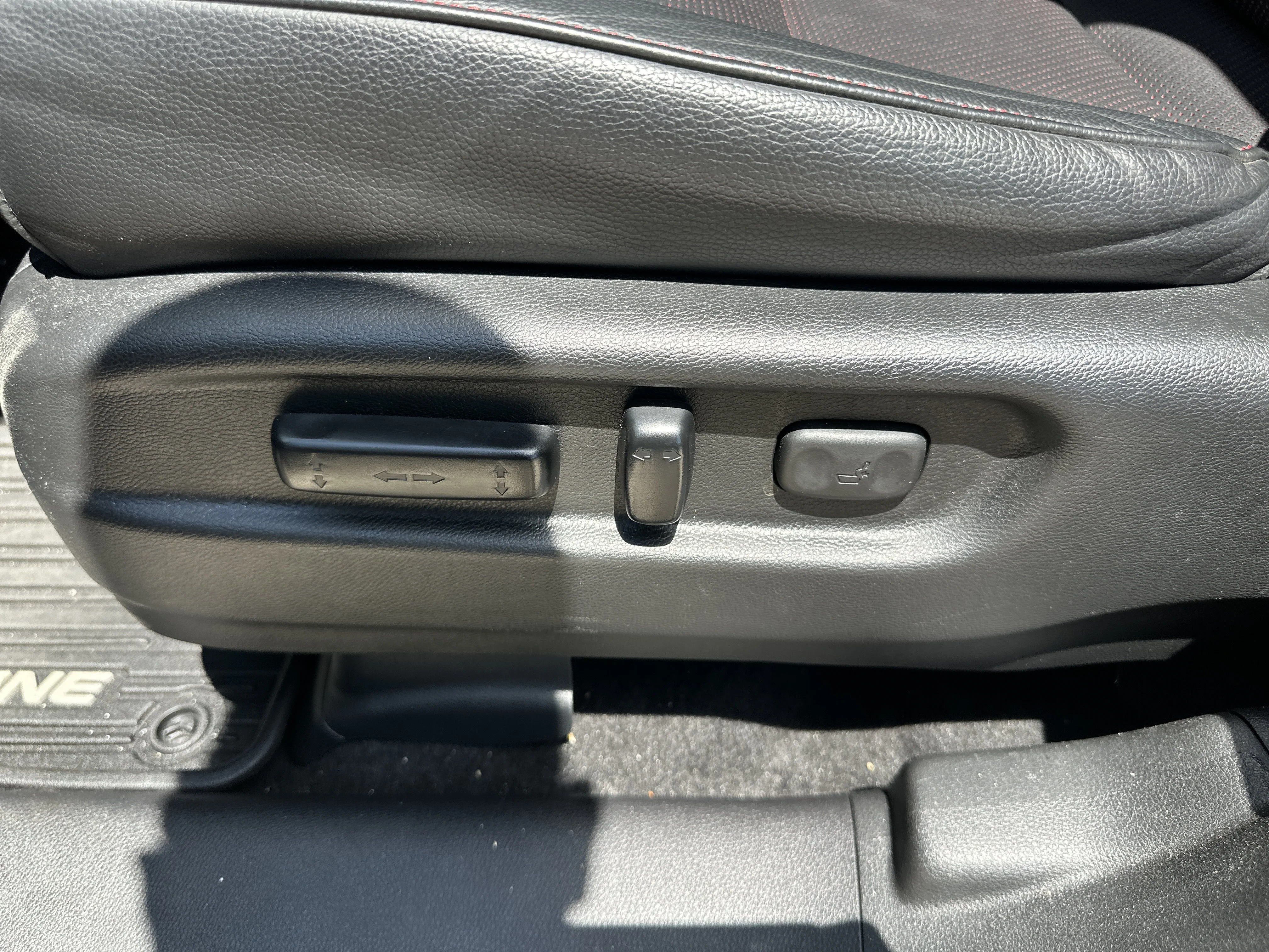 Used 2022 Crystal Black Pearl Honda Black Edition image 6