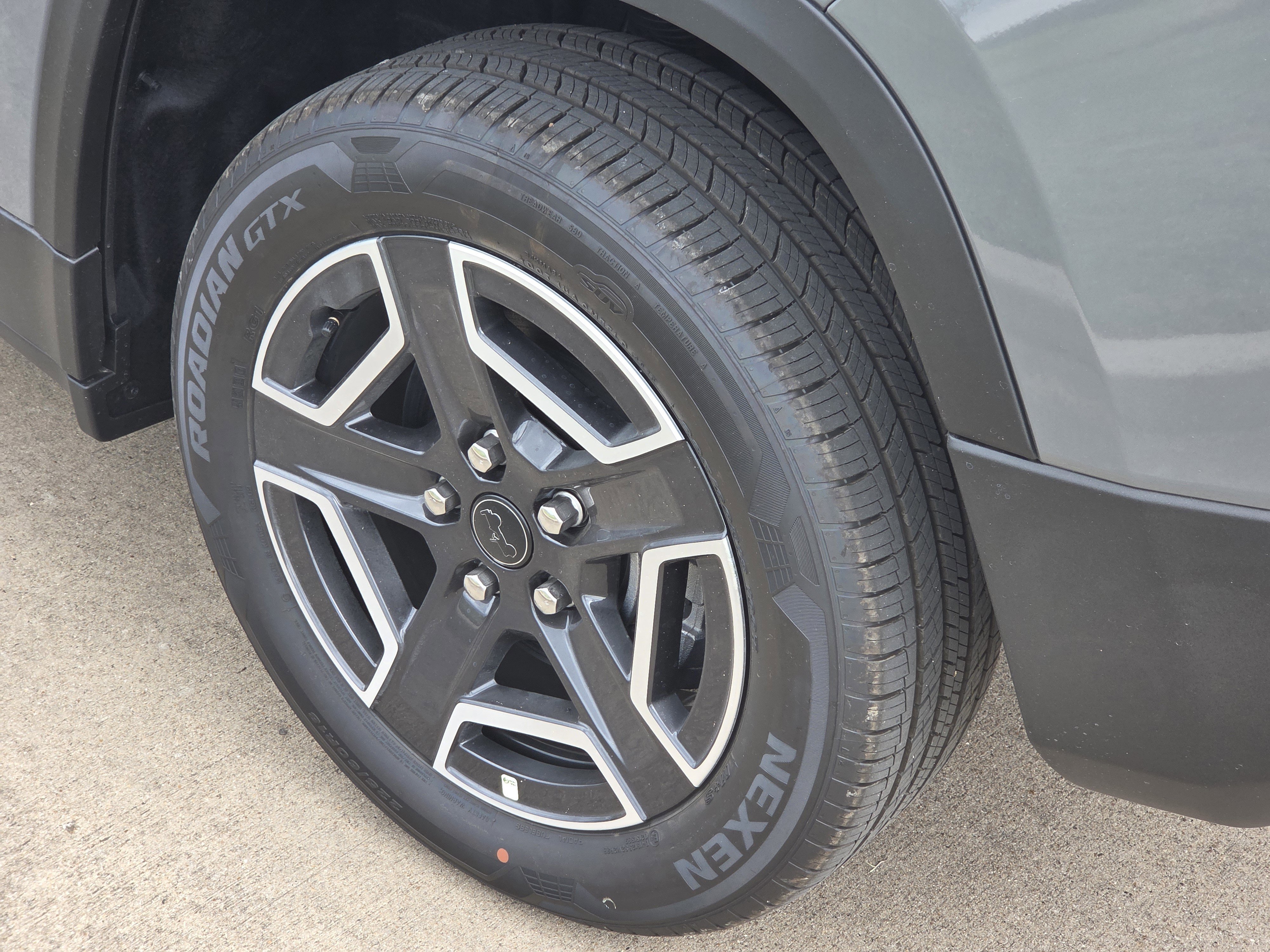 New 2026 Sting-Gray Clearcoat Jeep Laredo image 5