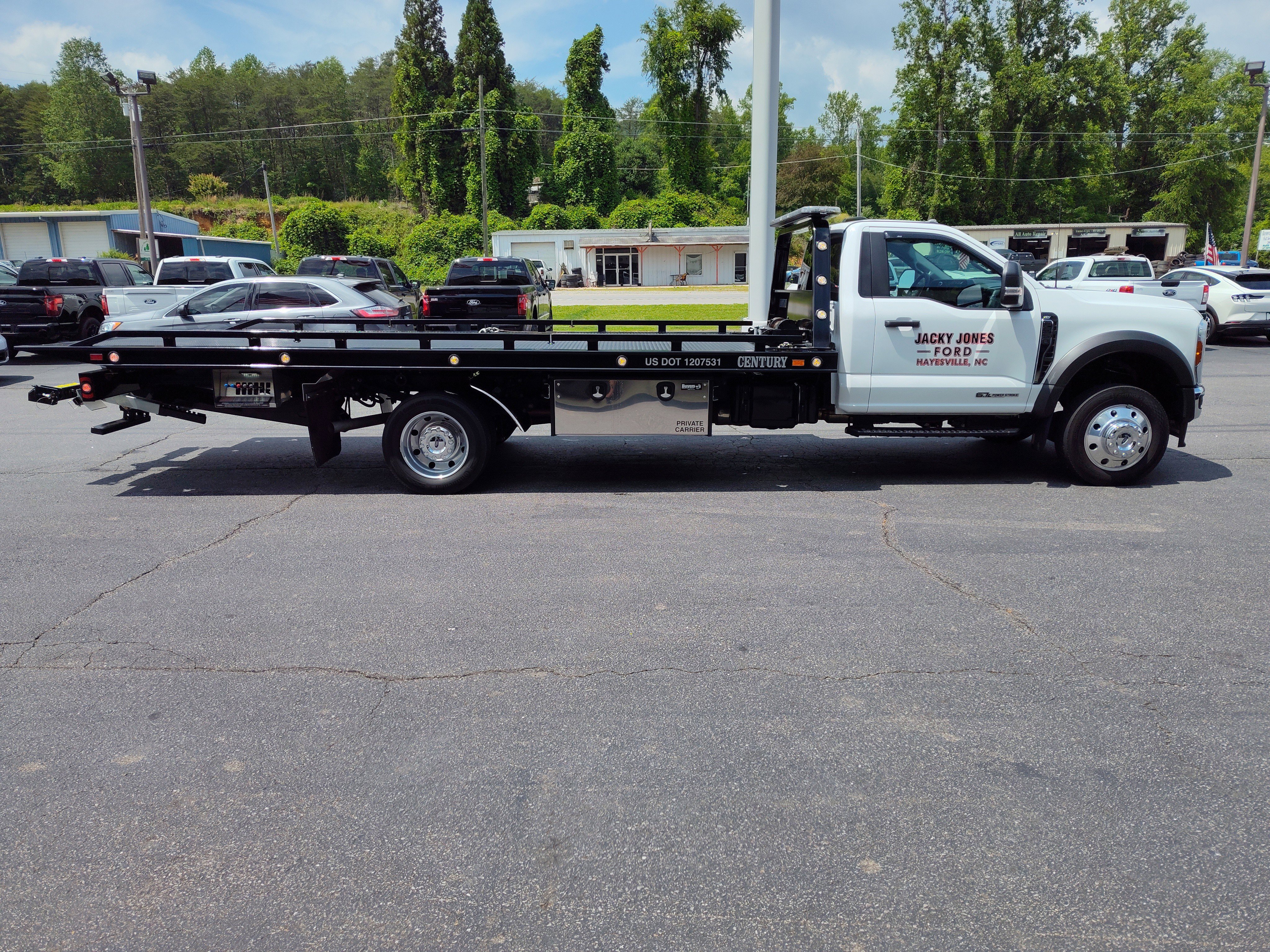 2024 Ford F-550 Super Duty Chassis Cab XLT - Photo 14