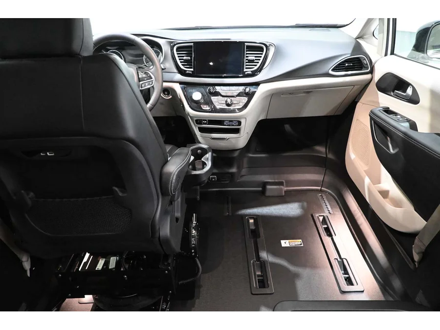 Used 2024 WHITE Chrysler Touring L Mobility Handicap Van image 23