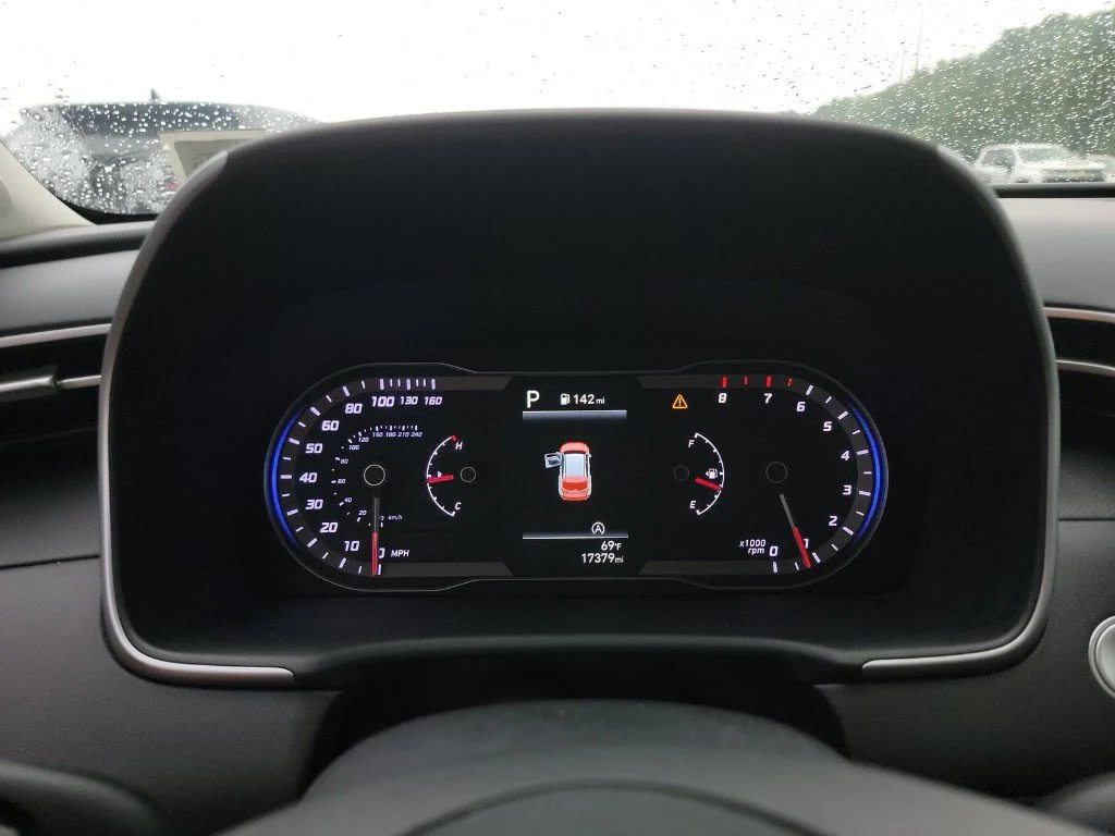 Used 2023 White Hyundai SEL image 14