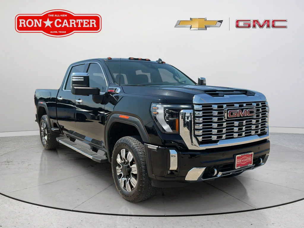 Used 2024 Onyx Black GMC Denali image 1