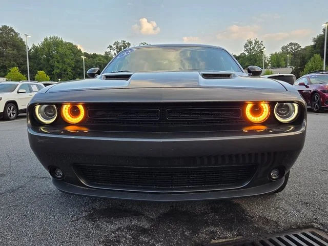 Used 2023 Gray Dodge SXT image 2