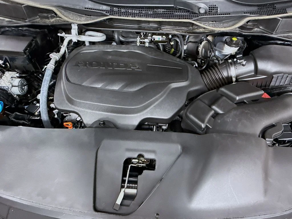 Used 2025 Black Honda Touring image 32