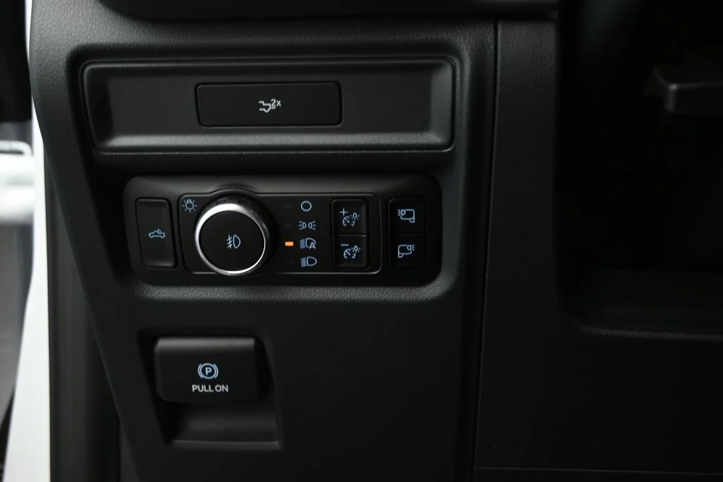 New 2026 Oxford White Ford XLT image 12
