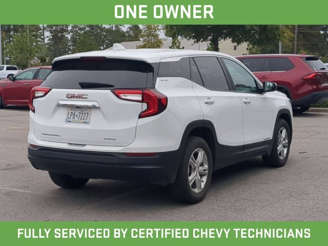 Used 2024 White GMC SLE image 4