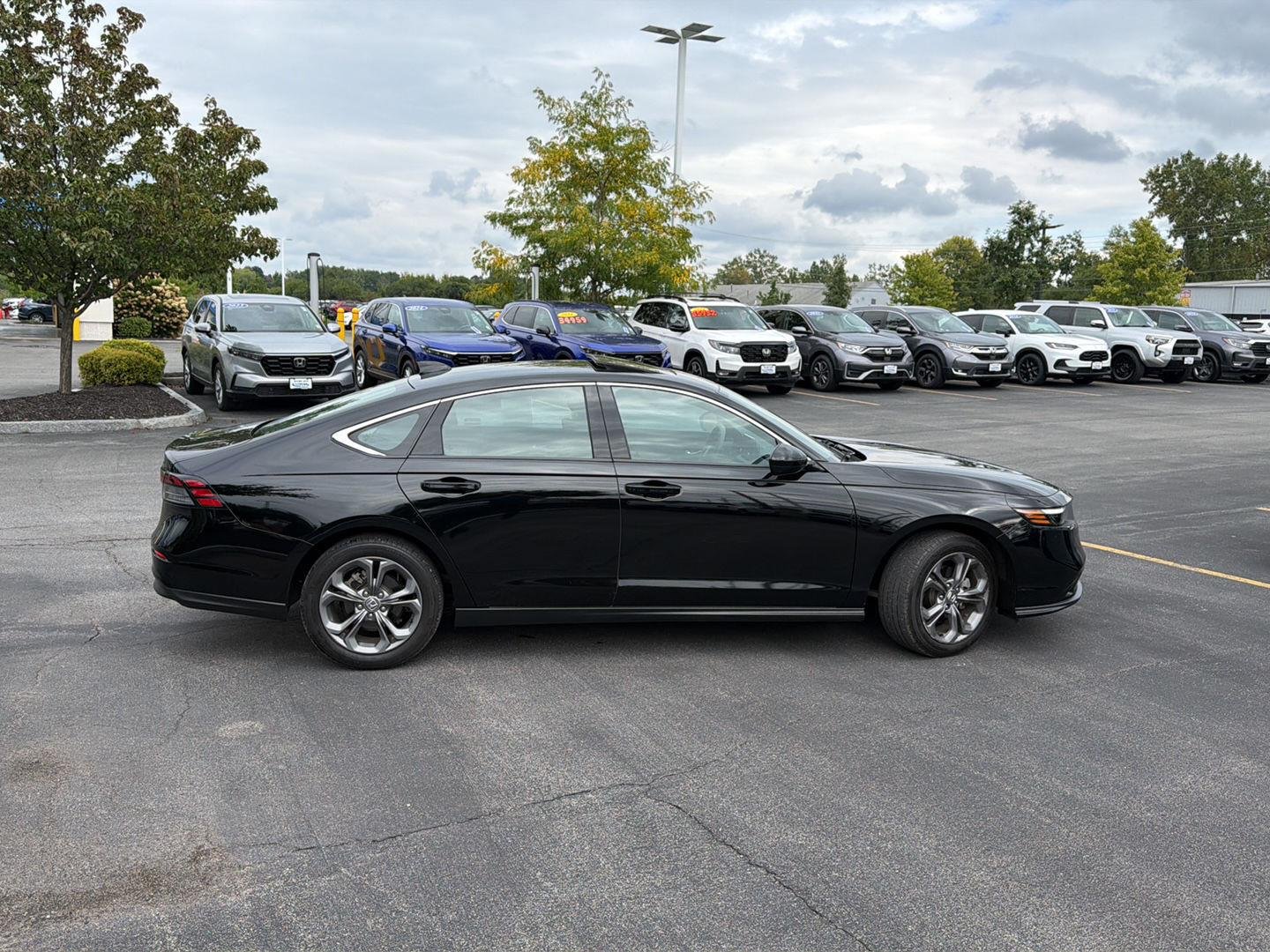 Used 2023 Crystal Black Pearl Honda EX image 8