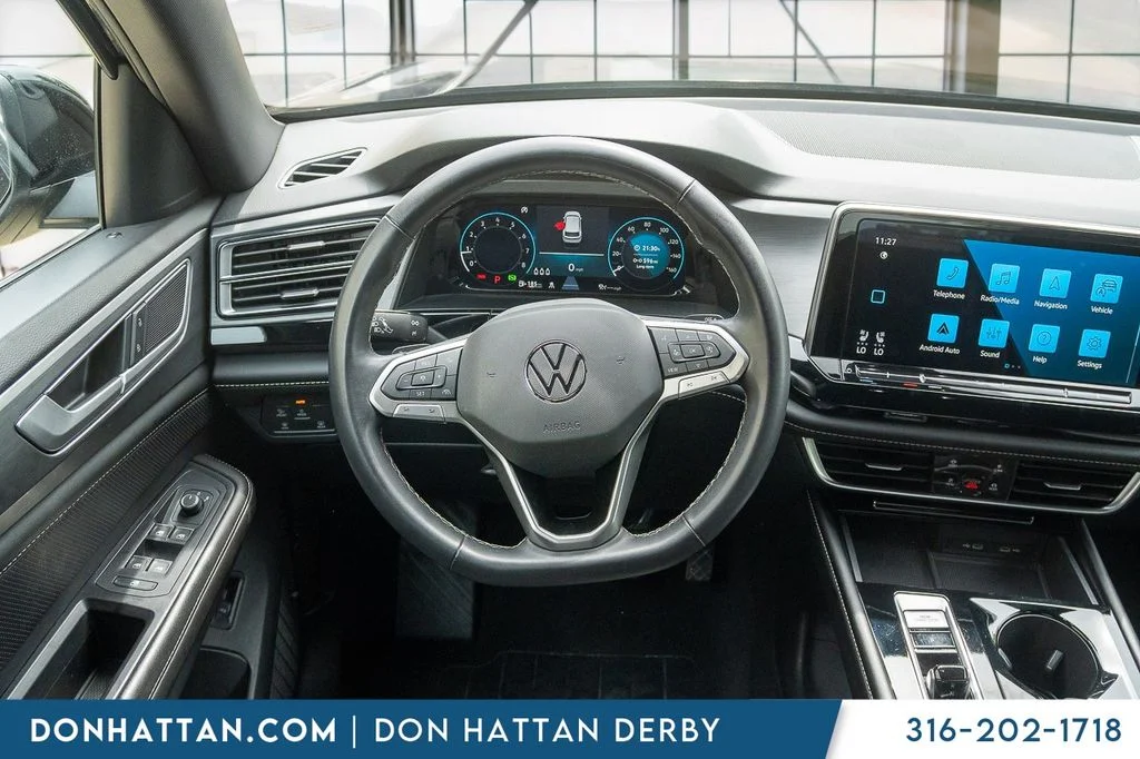 Used 2024 Black Volkswagen 2.0T SE w/Technology image 6