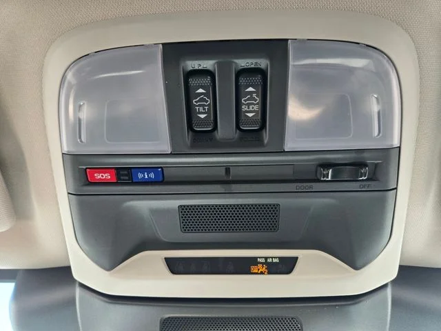 Certified Used 2025 Gray Subaru Premium image 31