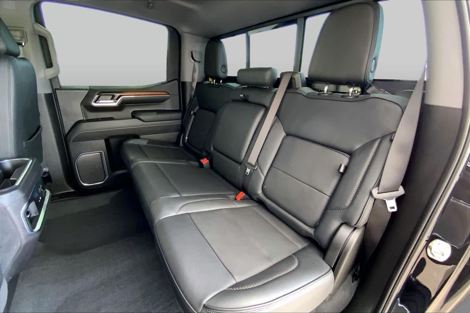 Used 2025 Onyx Black GMC Denali image 18