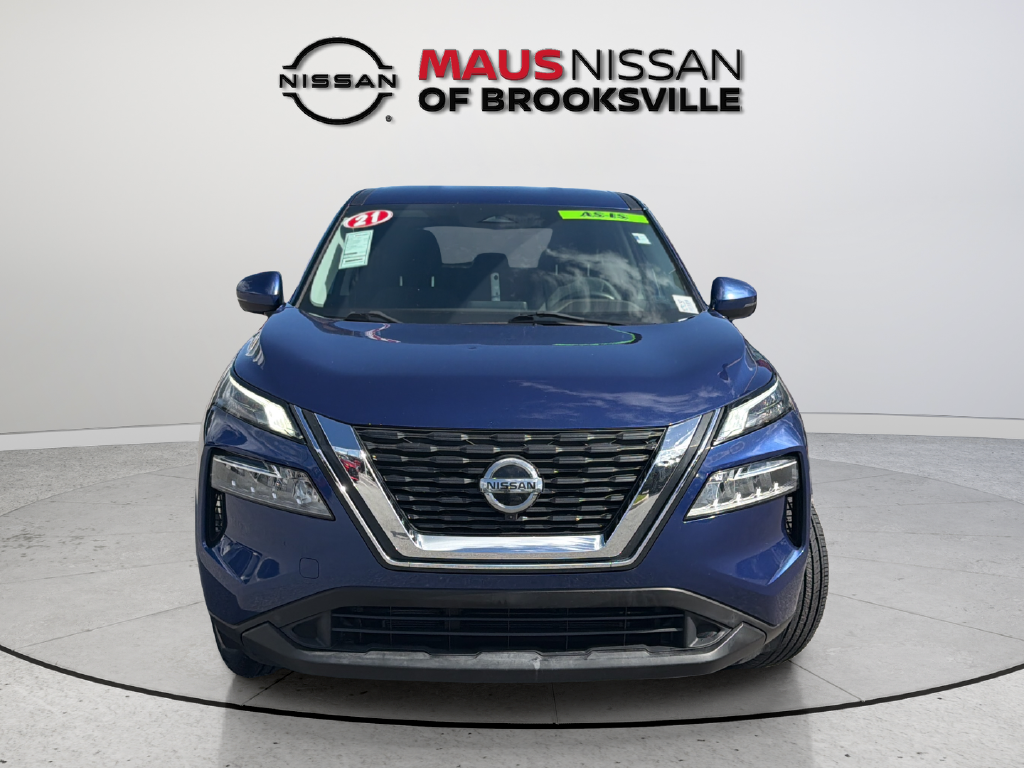Used 2021 Blue Nissan SV image 3