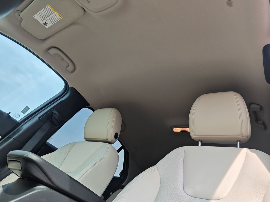 Used 2022 White Buick Select image 24