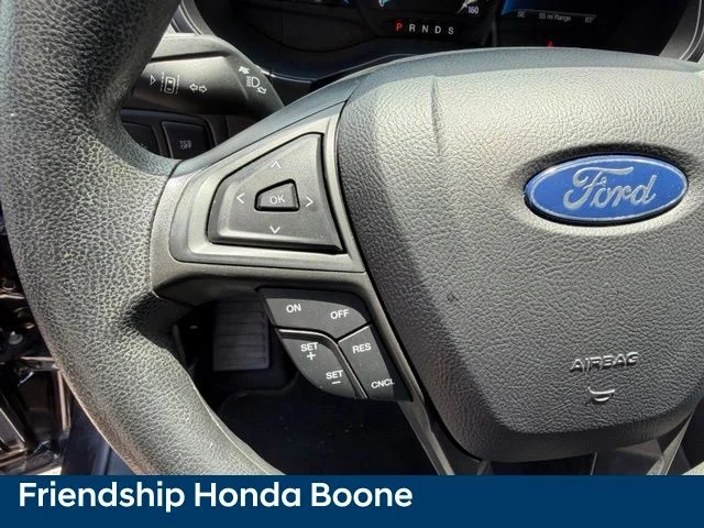 Used 2022 Black Ford SE image 16