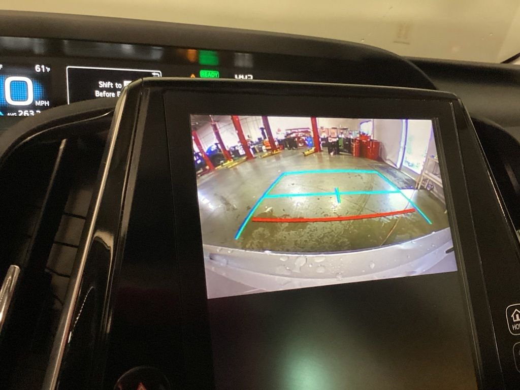 Used 2018 Silver Toyota Advanced image 14