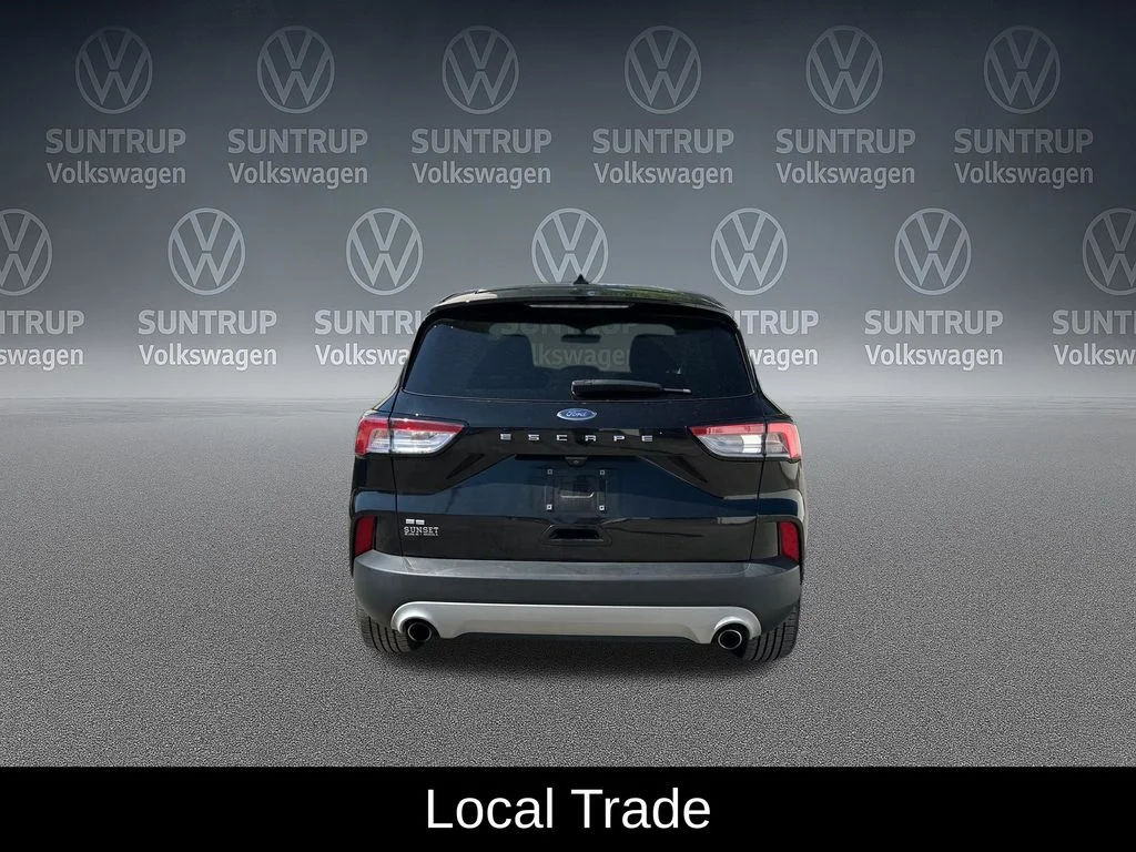 Used 2022 Black Ford SE image 5