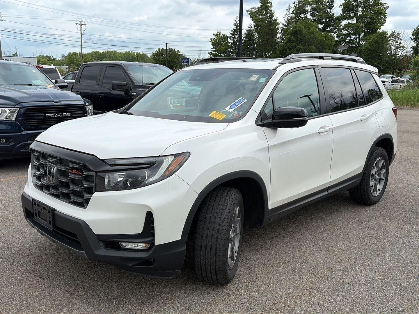 Used 2023 Platinum White Pearl Honda AWD TrailSport image 110