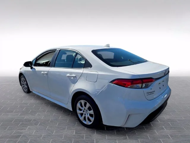 Used 2023 White Toyota LE image 5