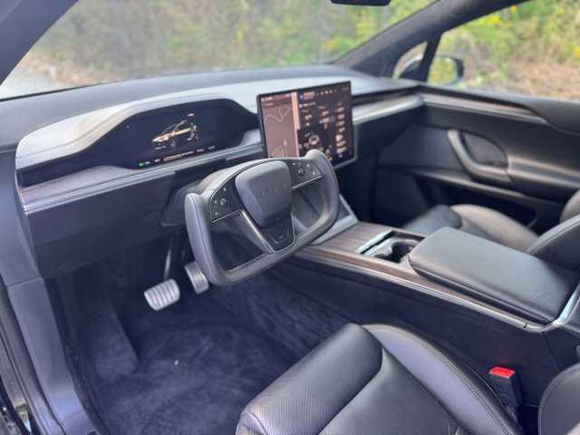 Used 2022 Solid Black Tesla Base image 9