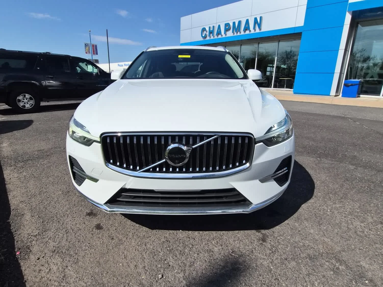 Used 2023  Volvo Plus Bright Theme image 4