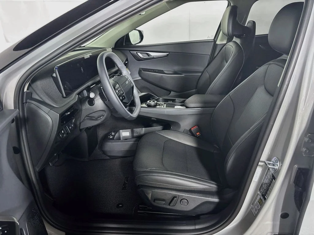 New 2026 Wolf Gray Kia WIND image 11