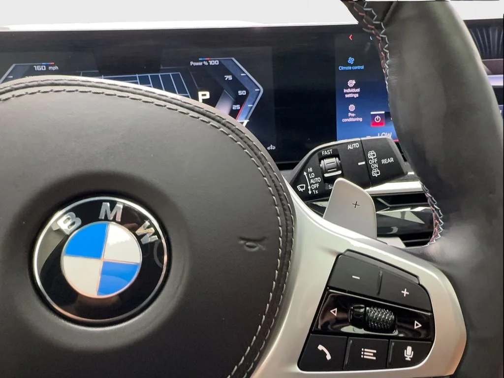 Used 2025 Gray BMW M60i image 43