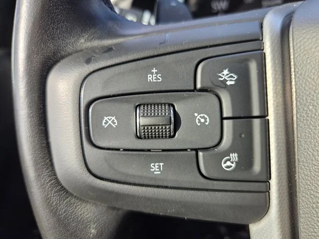 Used 2022 Silver GMC Denali image 29