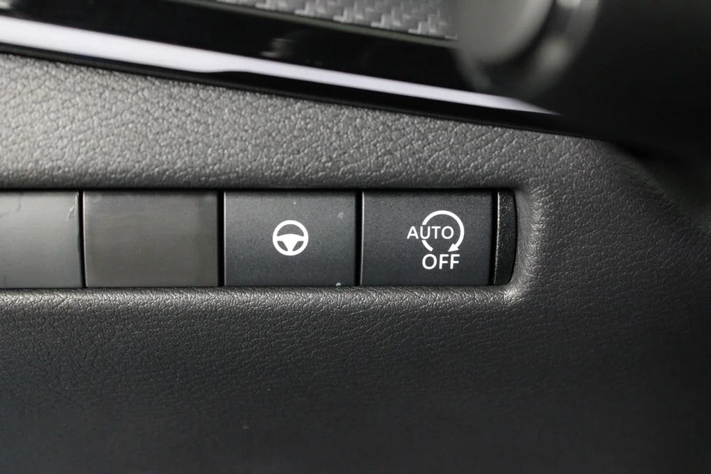 2025 Nissan Kicks SR - Photo 24