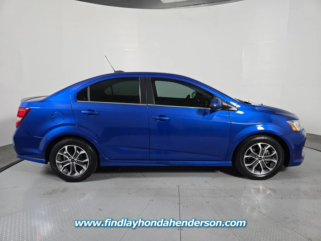 Used 2020 Blue Metallic Chevrolet LT image 7