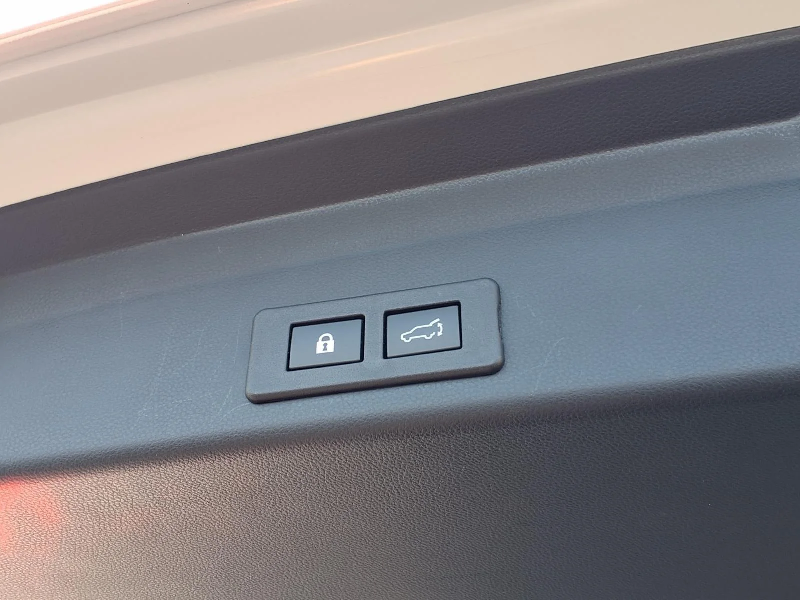 Used 2025  SUBARU UTILITY image 28