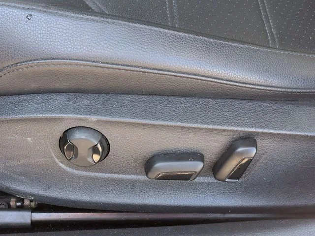 Used 2018 Gray Volkswagen 2.0T SE image 15