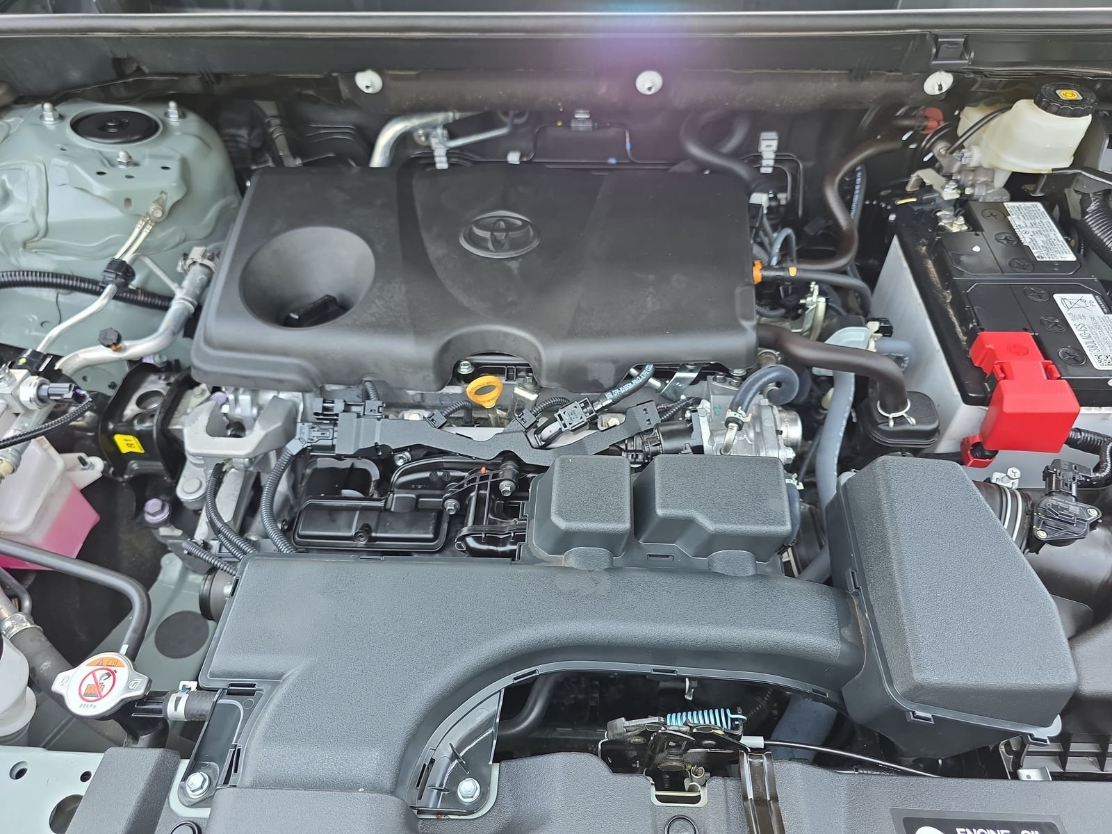 Used 2023  Toyota XLE Premium image 30