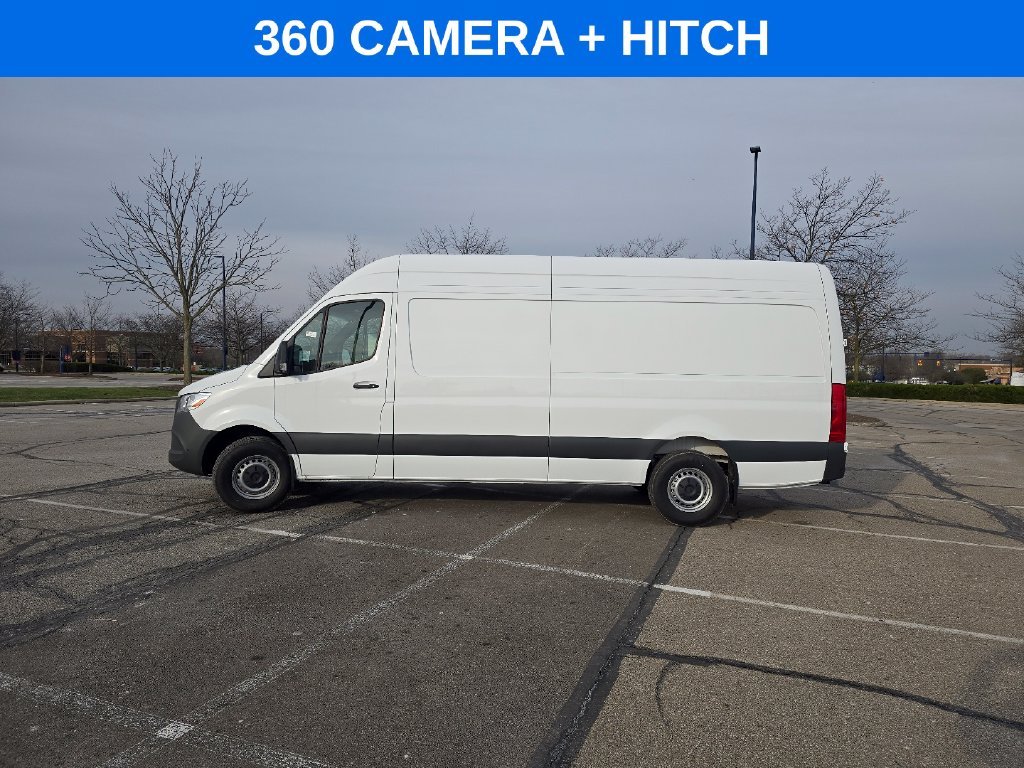 New 2026 Arctic White Mercedes-Benz Cargo 170 WB image 9