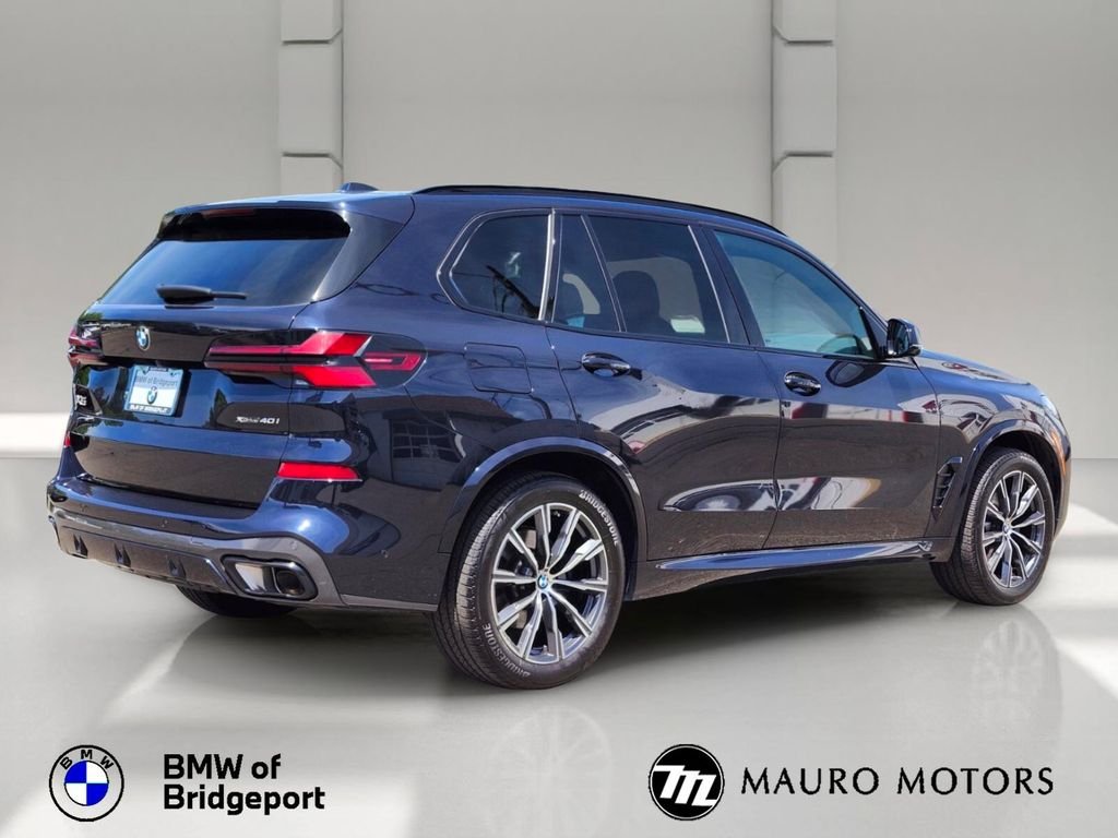 Used 2025 Black BMW xDrive40i image 3