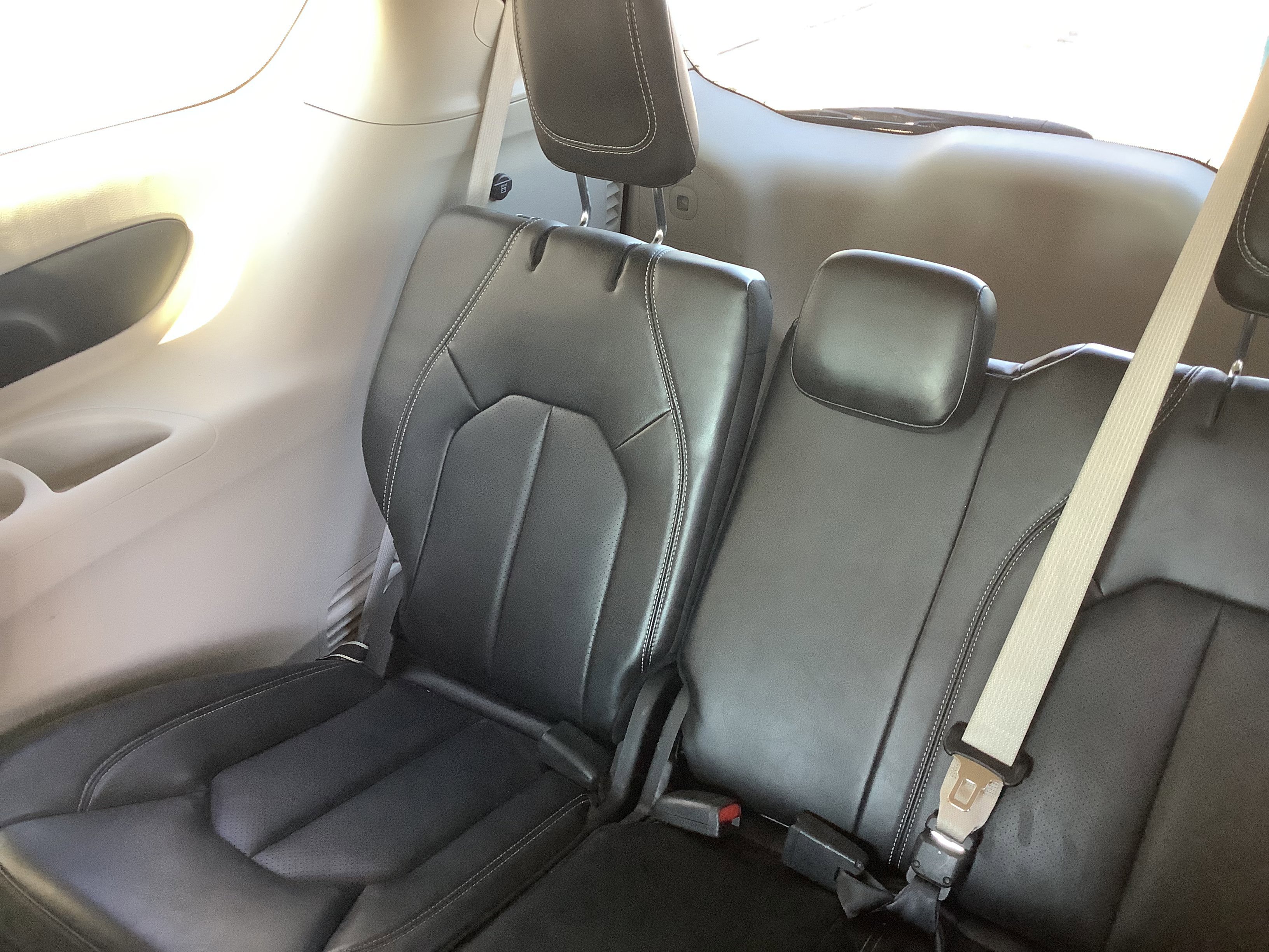 Used 2024 Black Chrysler Touring L image 9