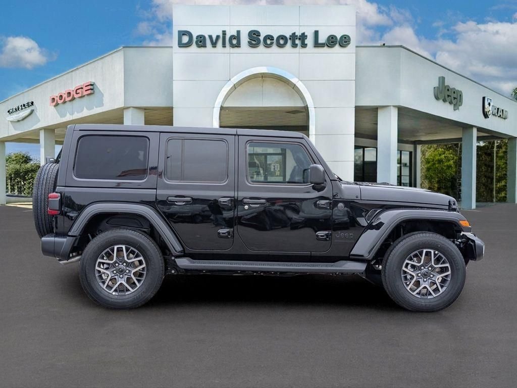 2026 Jeep Wrangler 4-Door Sahara - Photo 4