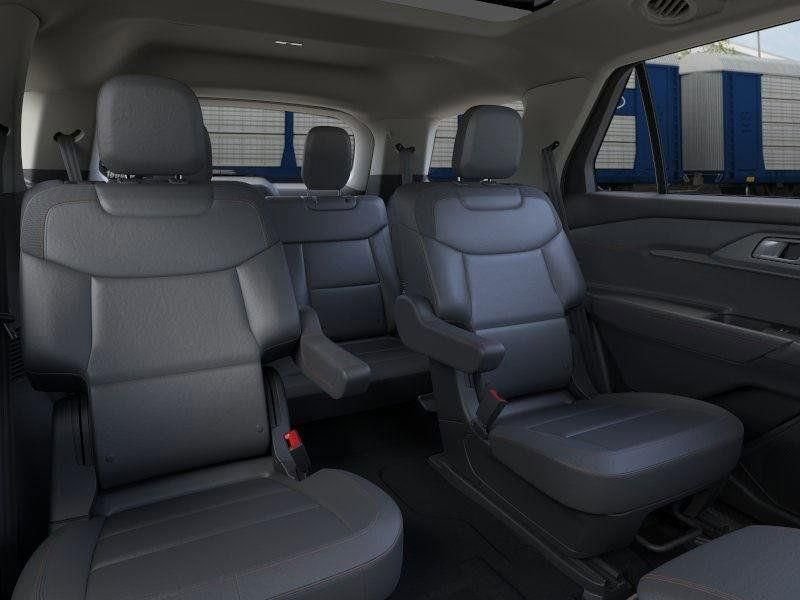 New 2026 Star White Metallic Tri-Coat Ford Active image 12