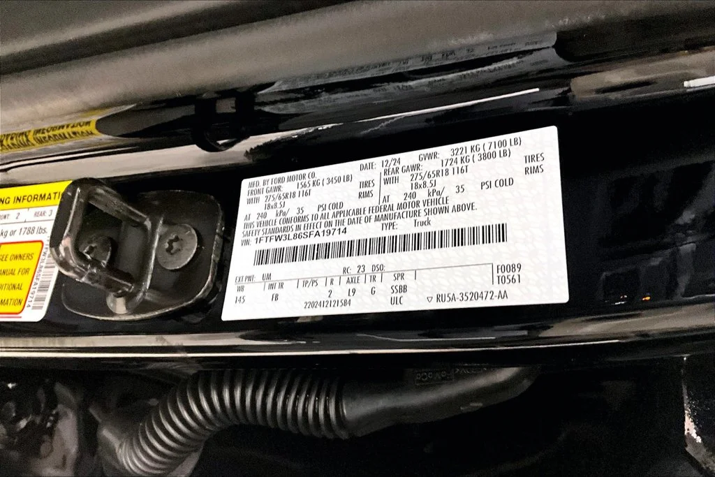 New 2025 Agate Black Metallic Ford XLT image 12